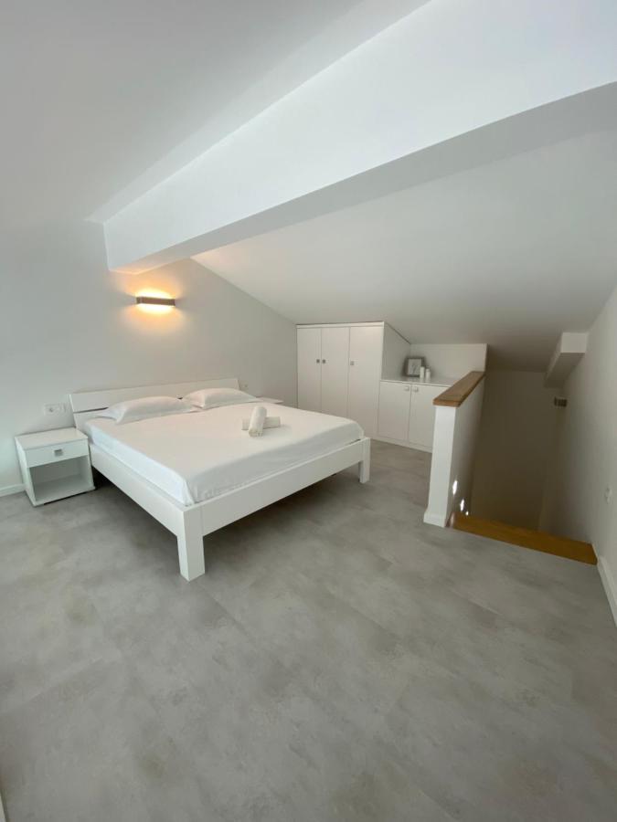 Divine Moments Apartment Pisak Bagian luar foto